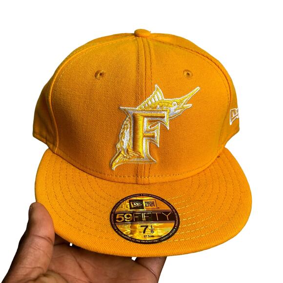 New Era Miami Marlins Fitted Hat 7 1/8 - Picture 1 of 4